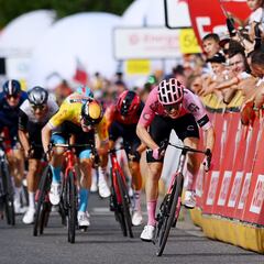 Van der Berg impone su velocidad en un accidentado final