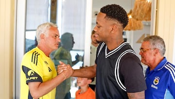 Así fue la llegada de Durán al Fenerbahce