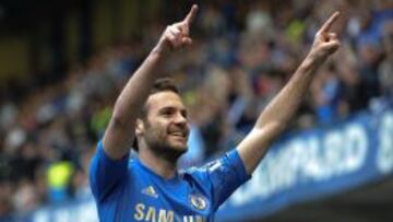 Juan Mata celebra un gol contra el Everton el 19 de mayo.