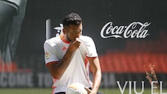 Ezequiel Garay, durante su presentación contra el Valencia.