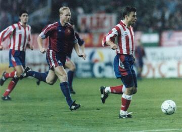 30/10/93 Partido de Liga. Atlético de Madrid-Barcelona. Los rojiblancos remontan un 0-3 y se llevan el encuentro por 4-3. Kosecki fue uno de los goleadores del encuentro con dos tantos.