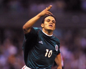 Cuauhtémoc es uno de los últimos '10' que vio el fútbol mexicano. Con su gran talento para desenvolverse detrás de los delanteros y su personalidad donde nunca se achicó se convirtió en uno de los preferidos por la afición del tricolor que lo colocan siempre está en la memoria. Blanco anotó 38 goles en más de 100 apariciones. En la Copa Oro del 2019 el número diez lo porta Luis Montes.