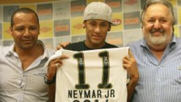 Un consejero del Santos asegura desvíos en el fichaje de Neymar