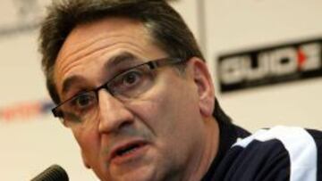 GRA274. BARCELONA, 24/01/2013.- El seleccionador de España de balonmano, Valero Rivera, durante la rueda de prensa que han ofrecido esta tarde en el Palau Sant Jordi de Barcelona los seleccionadores de los cuatro equipos, España, Eslovenia, Croacia y Dinamarca, que mañana buscarán en las semifinales un puesto en la final del Mundial de Balonmano 2013. EFE/Toni Albir