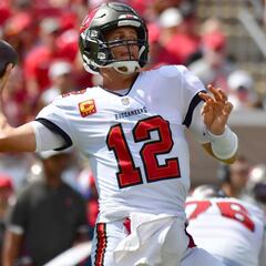 Brady gives update on injury after leading Bucs with five TD passes