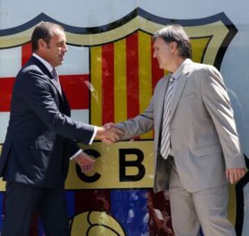 El 26 de julio de 2013, Tata Martino es presentado como nuevo entrenador del Barcelona para la temporada 2013-2014.