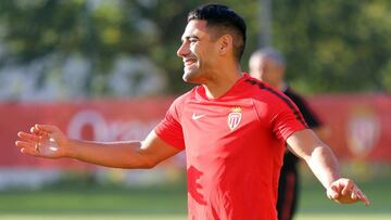 El delantero colombiano Falcao Garc&iacute;a durante un entrenamiento con el M&oacute;naco