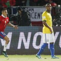 Alexis ingresa al podio de los goleadores históricos de Chile
