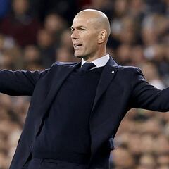 Zidane: "El vestuario está jodido pero no tocado..."