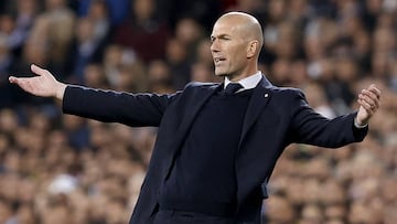 Zidane: "El vestuario está jodido pero no tocado..."