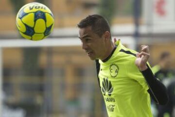 Paul Aguilar ya regresó a los entrenamientos, por lo que se vislumbra que podría reaparecer con el América. Aguilar no juega desde que se lesionó en las semifinales de la pasada Copa MX ante Chivas el 26 de octurbe de 2016.