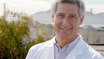 El doctor Kevin R. Stone.