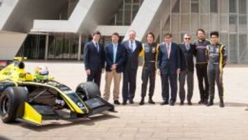 22/04/15 CIRCUITO MOTORLAND EN ARAGON
WORLD SERIES
PRESENTACION CON CARLOS SAINZ Y ROBERTO MERHI