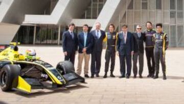 22/04/15 CIRCUITO MOTORLAND EN ARAGON
 WORLD SERIES
 PRESENTACION CON CARLOS SAINZ Y ROBERTO MERHI