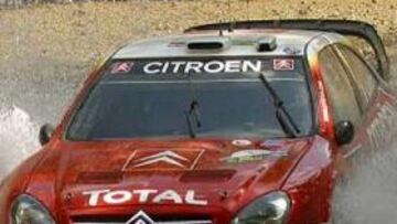 <B>IMPARABLE.</B> No hay quien pueda con Loeb en el rally de Chipre.