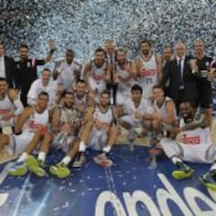 El Madrid redondea un curso histórico con su quinto título