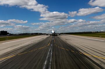 Un avión en una pista del aeropuerto Sheremetyevo en Moscú.
