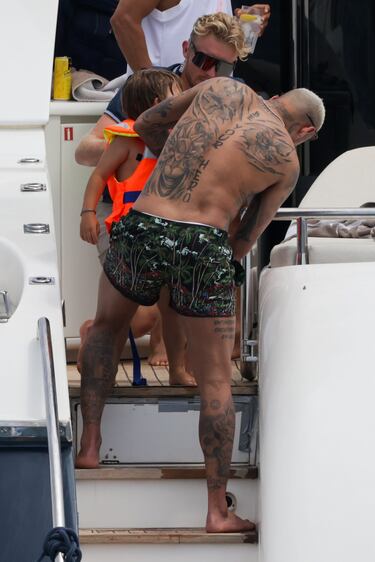 El entorno de Neymar le defiende ante las crticas por su peso