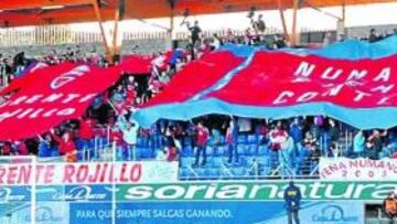 <b>CALOR Y COLOR. </b>Las gradas de Los Pajaritos se llenarán el sábado para recibir al Real Madrid.