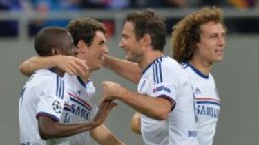 El Chelsea golea al Steaua y suma sus primeros tres puntos.