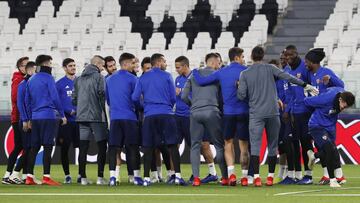 Al Valencia se le nota feliz. Es lo que tiene ganar partidos. El equipo se ejercitó en el Juventus Stadium sin síntoma alguno de sentir presión.