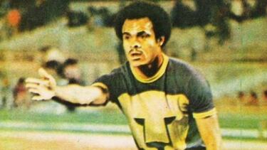 'La Cobra' jugó por cinco años en Pumas y fue campeón de liga con los universitarios en la temporada 1976-1977.