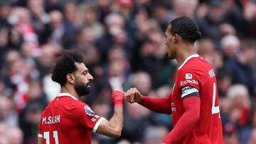 Ante la victoria del Arsenal y Manchester City, Liverpool tiene que ir a hacer lo propio en Old Trafford para mantenerse en la cima de la Premier League.