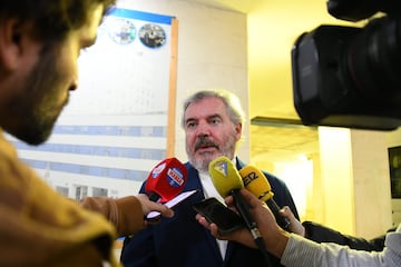 Manuel Vizcano atendi a los medios antes de su tradicional visita a los ni?os en el Hospital Puerta del Mar. Foto: Cdiz CF.