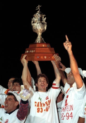 Un mes después de la Copa del Mundo de Estados Unidos, Ernesto Zedillo se convertía en el último presidente del PRI, de forma consecutiva, desde la creación del partido a finales de la década de los 20. Así como Zedillo derrotó a Cuauhtémoc Cardenas y Die