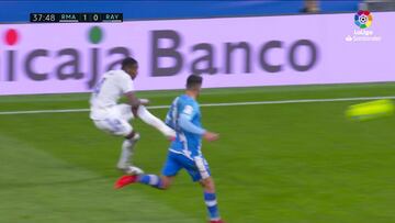 Alaba es buenísimo: lo que hizo en el 2-0 recordó tantísimo a aquel galáctico...