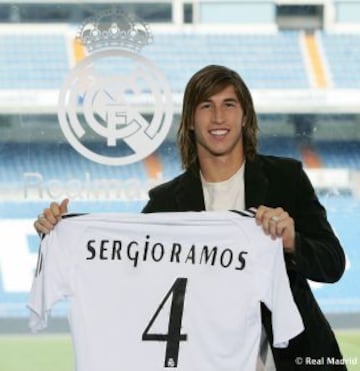 9. En el 2005, Sergio Ramos, proveniente del Sevilla, fichó por el Real Madrid por un monto de entre 25 y 27 millones de euros.