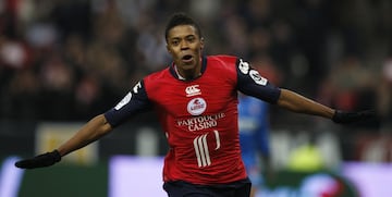 El brasile?o ha estado en un total de 14 equipos durante su carrera profesional. Desde el 2006 hasta el 2009 en el Lille LOSC cuando cambio el continente sudamericano por el europeo.