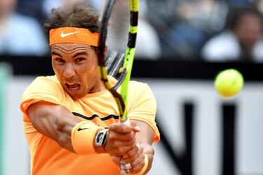 Djokovic wary of Murray challenge at Roland Garros