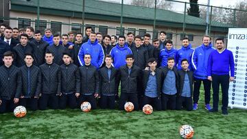 La directiva del Basaksehir y su fútbol base.