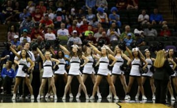 Animadoras de las Providence Friars.