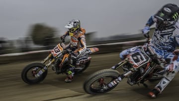 Marc Márquez y Brad Baker, hoy en los entrenamientos en Rufea. El sábado ya no será todo tan amistoso.