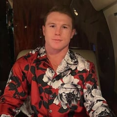 ¡Miles de dólares! Canelo Álvarez llega con costoso outfit a San Antonio