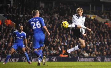 Peter Crouch, con el Tottenham, en el partido de Premier contra el Chelsea disputado el 12 de diciembre de 2010.