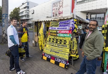 La afición del Real Madrid disfruta de Dortmund