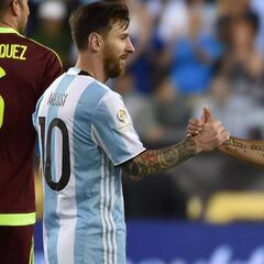 Otra pista más: el Kun se borra el 10... ¿para cedérselo a Messi?
