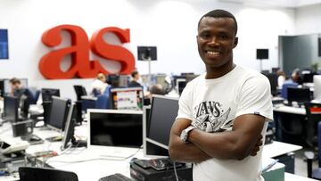 29/08/17 ENTREVISTA ALASSANE DIAKITE VISITA REDACCION DIARIO AS TRAFICO FUTBOLISTAS AFRICANOS