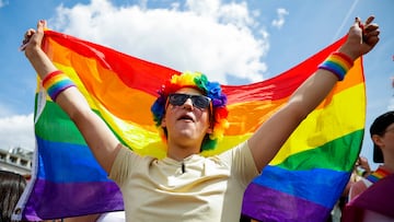 Inició junio y eso significa que el Pride Month (Mes del Orgullo) ha llegado. Aquí te explicamos qué significan las siglas LGBT+ y los colores de la bandera.