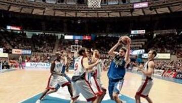 <b>FRENADO. </b>Lazaros Papadopulos sumaba 7 puntos en el primer cuarto, luego apenas se le vio.