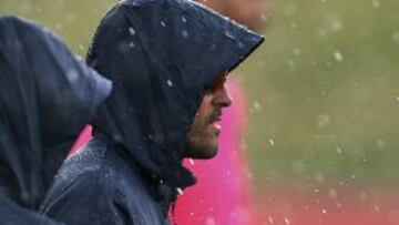 Un tormentón sorprende al Barça en su sesión de hoy