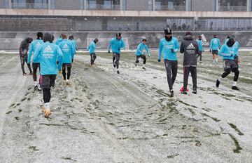 El Real Madrid se entrena bajo la nieve