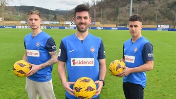 19/01/2024 FUTBOL PRESENTACION JUGADORES AMOREBIETA ANGEL TRONCHO IKER UNZUETA UNAI BUSTINZA