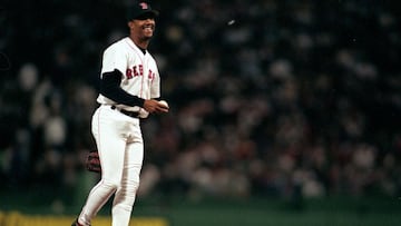 El abridor de Santo Domingo llegó a las Grandes Ligas en 1992 con Los Angeles Dodgers. Logró 3,154 ponches con una derecha temible. Además de los de California, Martínez estuvo von los Montreal Expos, Boston Red Sox, New York Mets y Philadelphia Phillies. Récord de 219-100 para el miembro del Salón de la Fama.