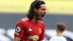 Solskjaer keeping 'fingers crossed' that Cavani stays at Man Utd