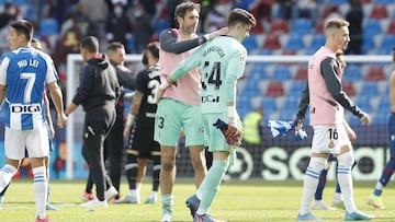 12/03/22 PARTIDO PRIMERA DIVISION 
 LEVANTE UD - RCD ESPANYOL
 FINAL DEL PARTIDO DIEGO LOPEZ
 JOAN GARCIA