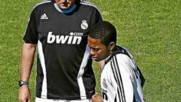 Schuster y Robinho en un entrenamiento del Madrid.